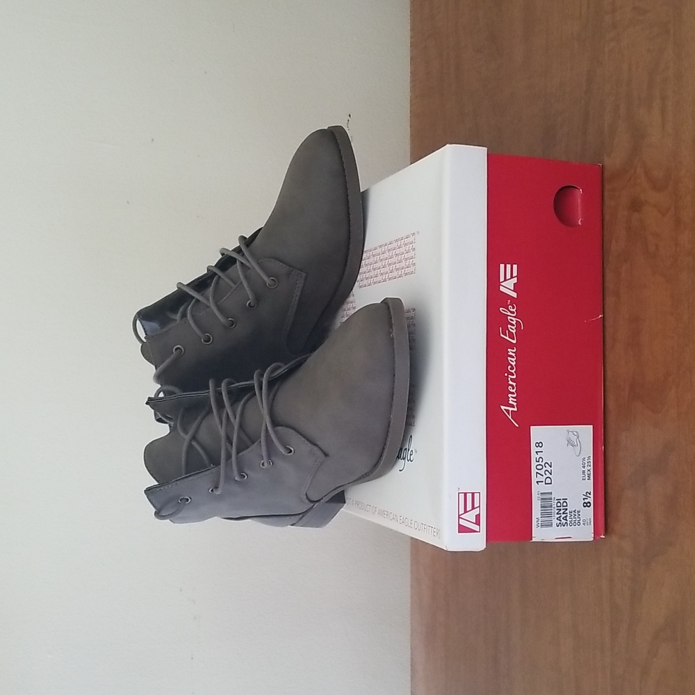 American Eagle by Payless Lace Up Bootie Sandi Olive / Gray 8.5 NWT